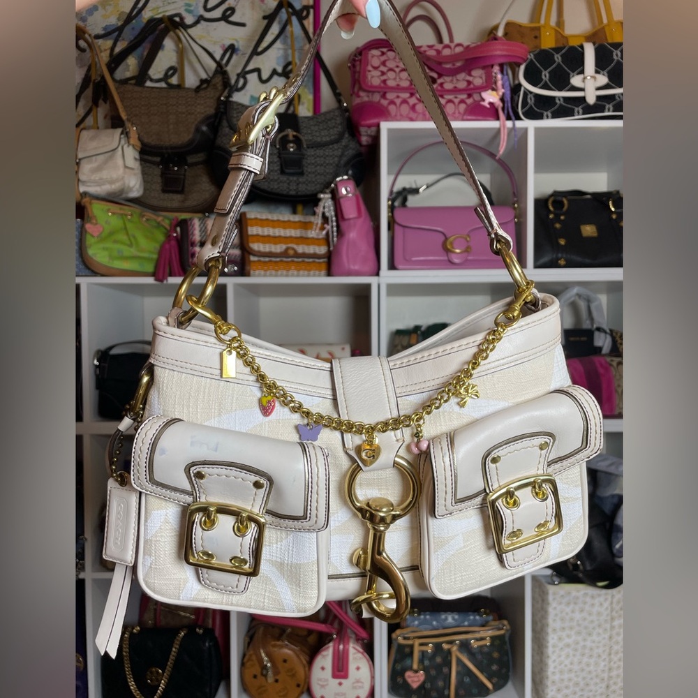 Coach Vintage Y2K Legacy Signature Shoulder Bag in Ivory & Beige 🤍